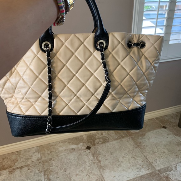 Original Channel bag . - Picture 3 of 6